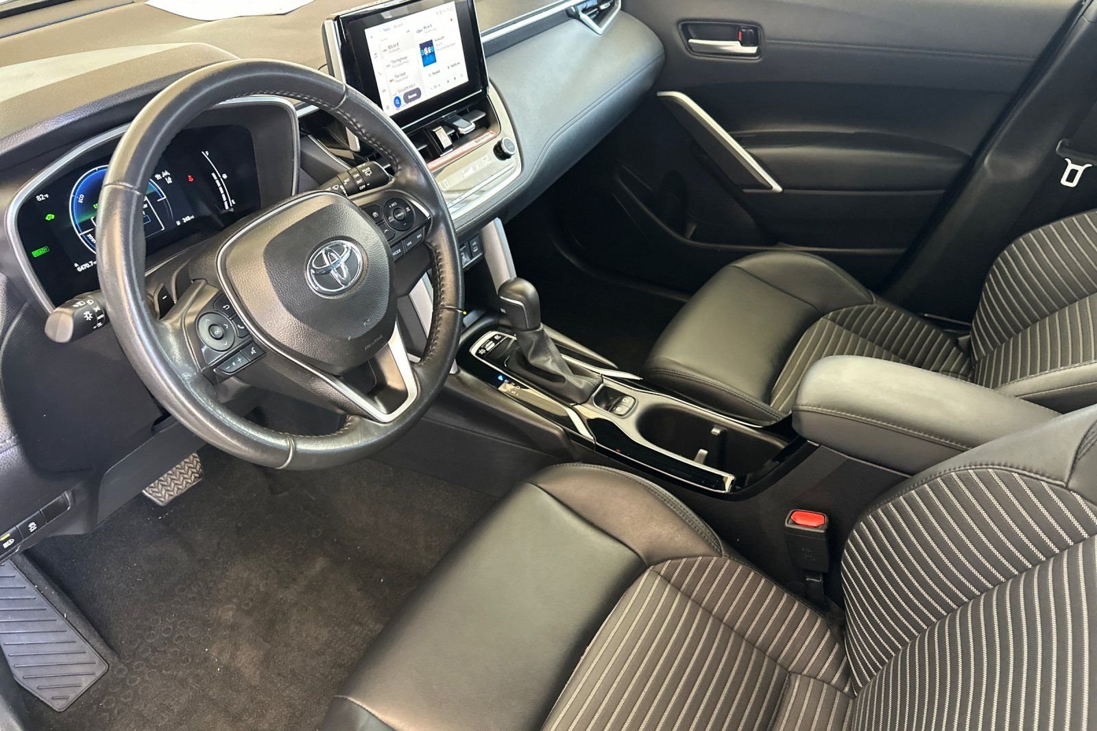 Used 2025 Beige Toyota Hybrid XSE image 10