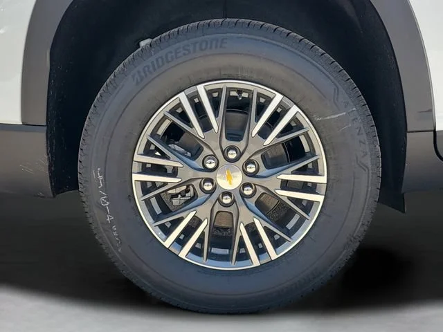 New 2026 Summit White Chevrolet LT image 33