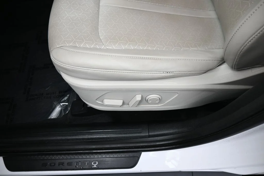 Used 2023 Glacial White Pearl Kia EX image 16