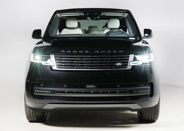 New 2026 Santorini Black Land Rover SE image 8