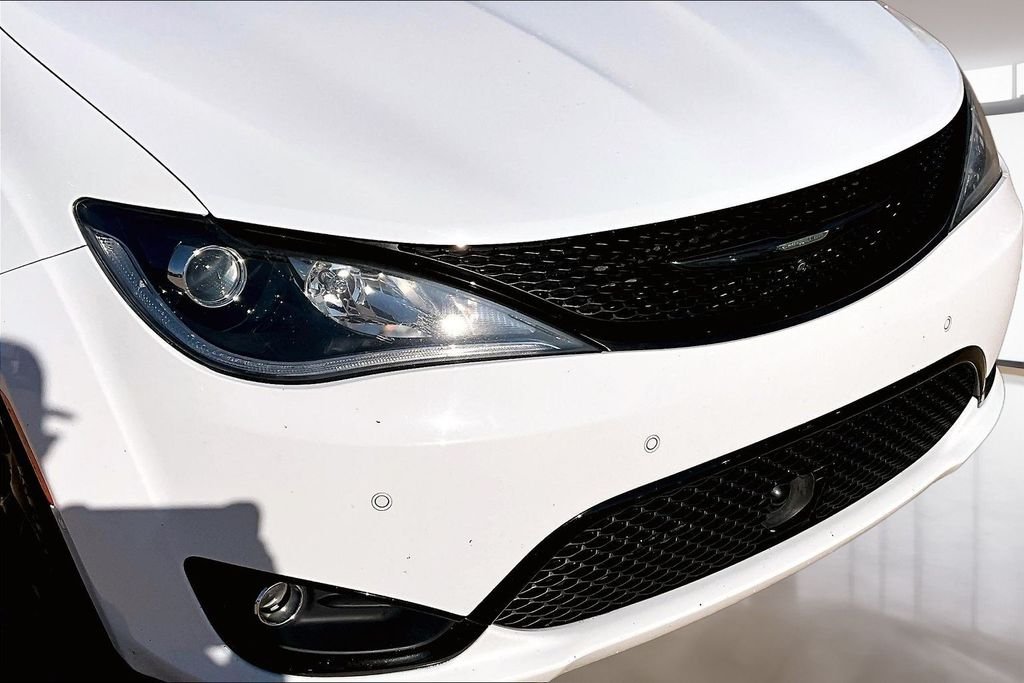 Used 2020 White Chrysler Touring L Plus image 31