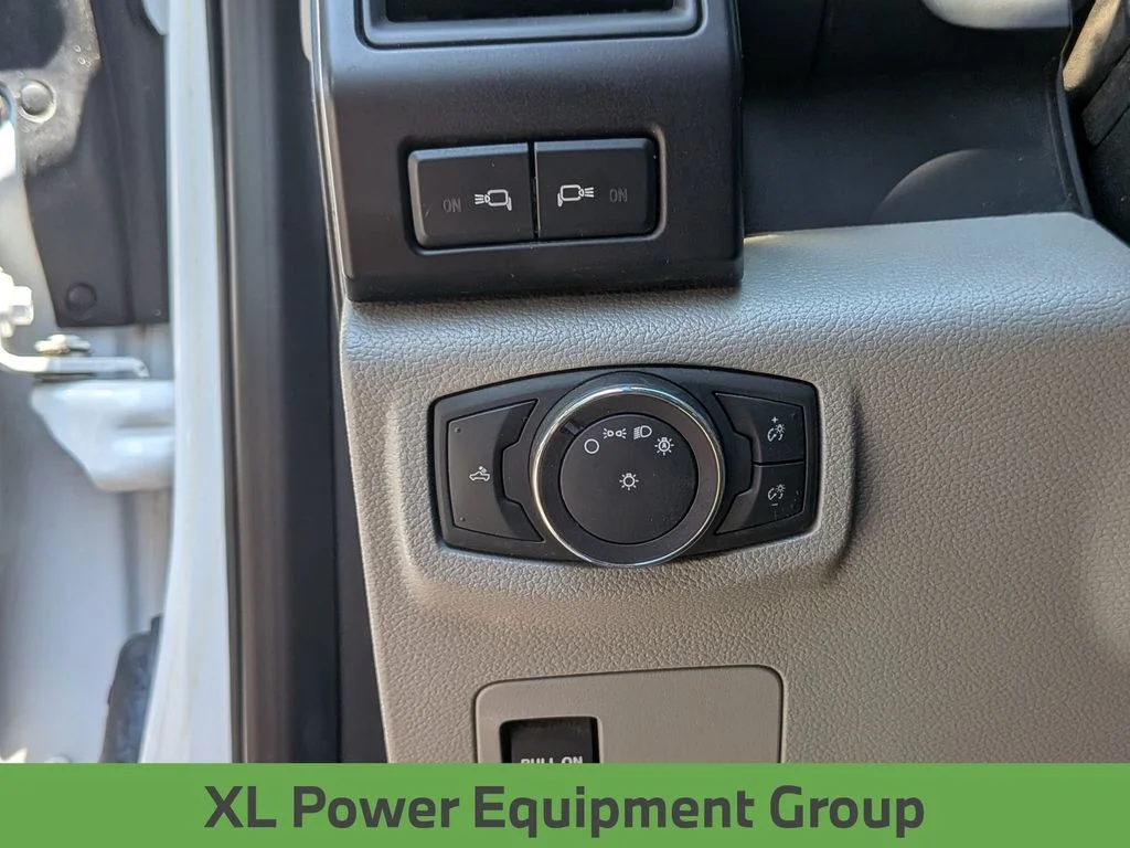 Used 2019 White Ford XL image 19