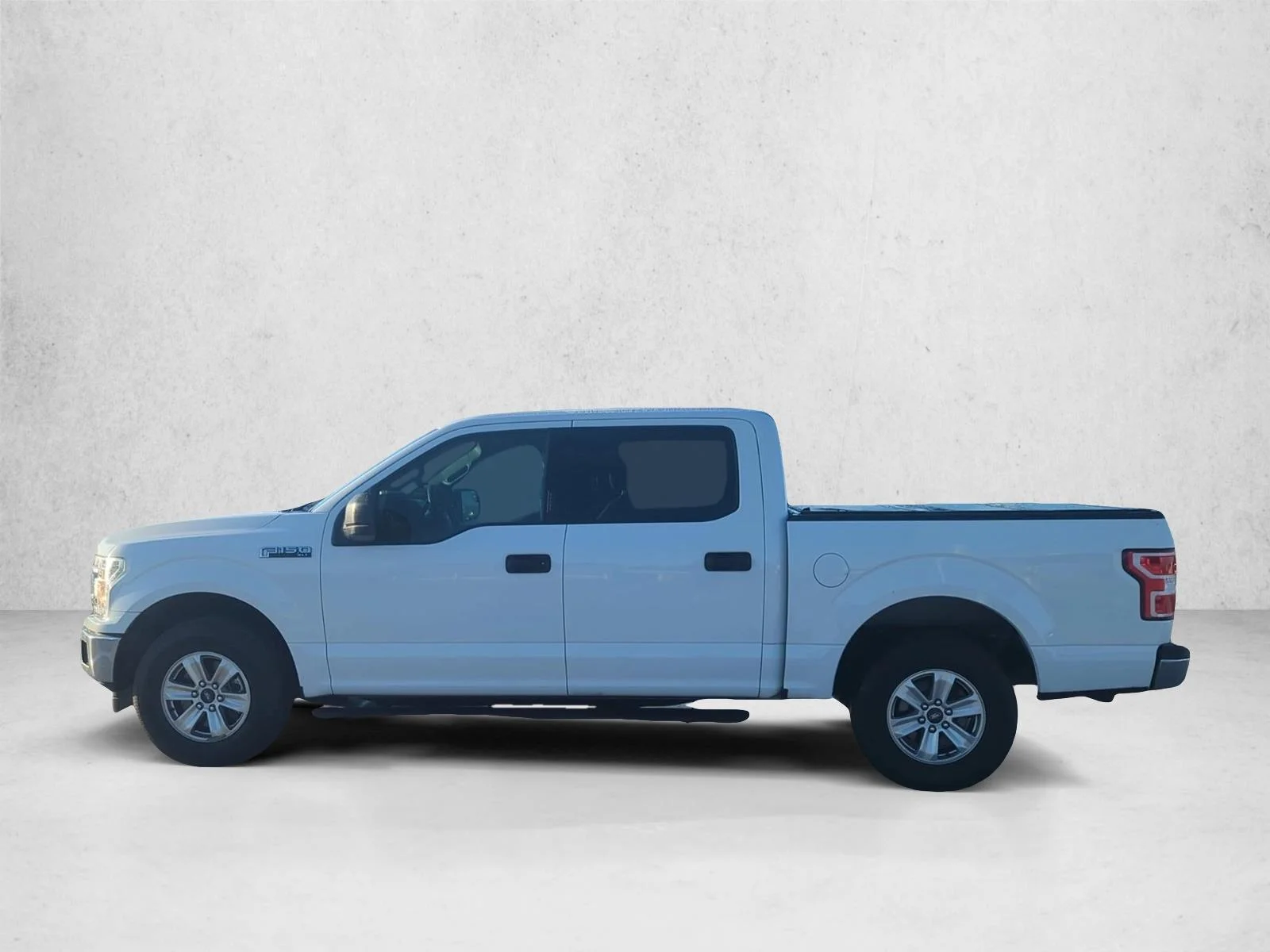 Used 2020 Oxford White Ford XLT image 6