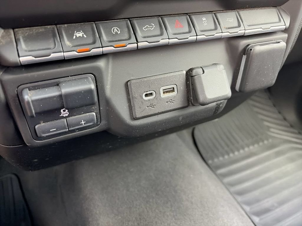 Used 2023 Black Chevrolet Custom image 19