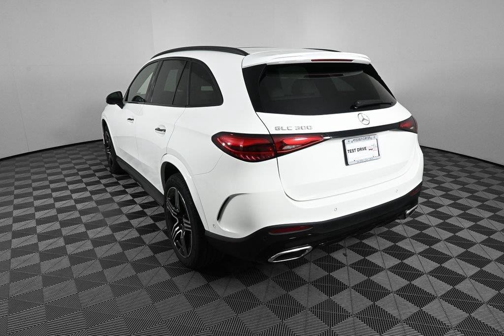 New 2027 Polar White Mercedes-Benz GLC 300 image 4