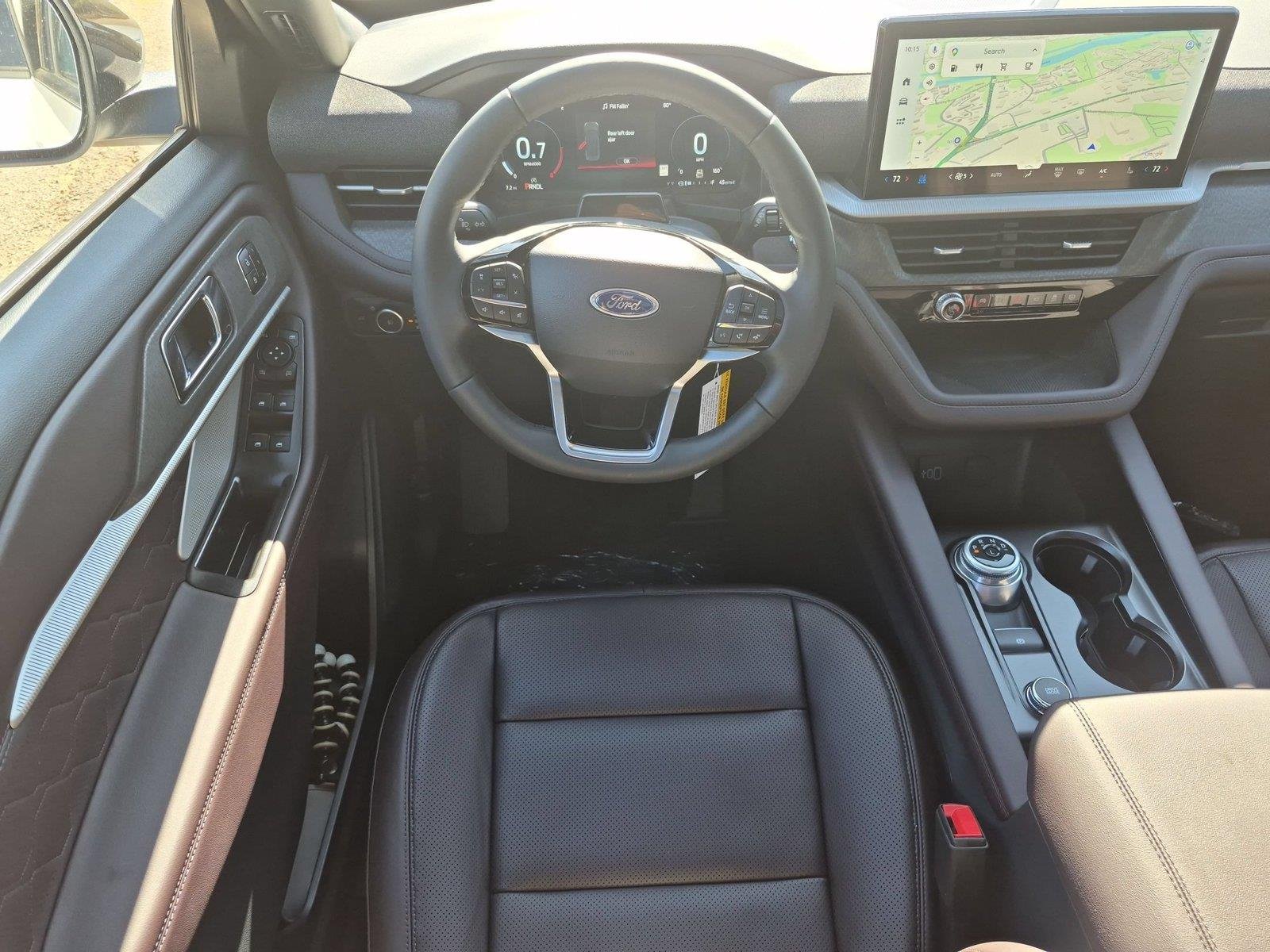 New 2027 Star White Metallic Tri-Coat Ford Platinum™ image 31