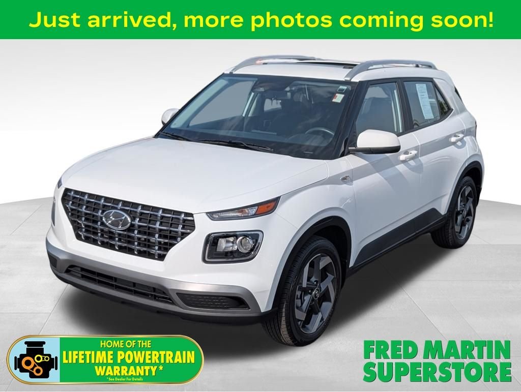 Used 2026 Lunar White Hyundai SEL image 1
