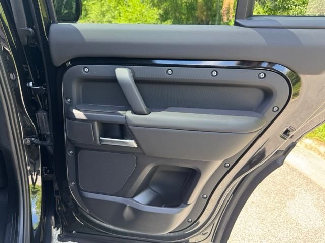New 2026 Santorini Black Land Rover S image 15