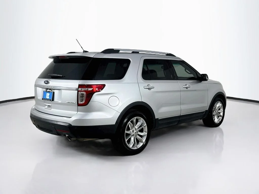 Used 2013 Ingot Silver Ford XLT image 8