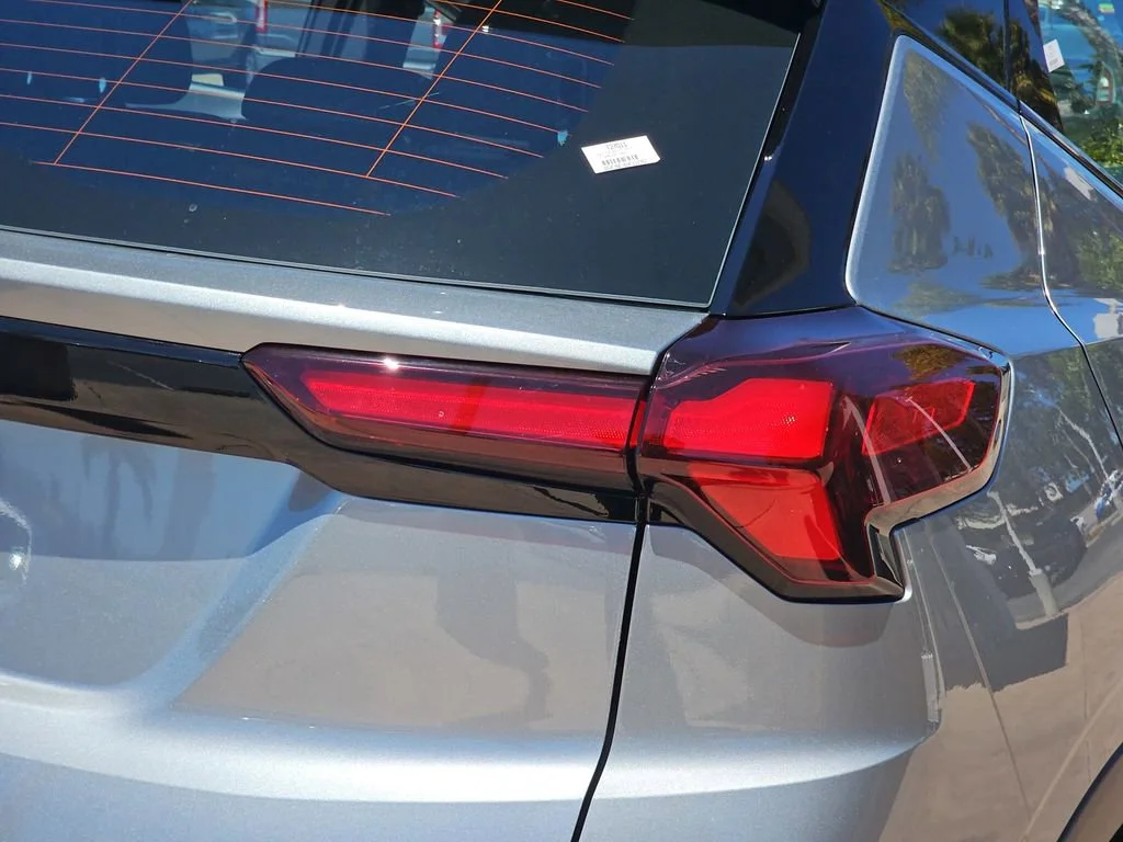 2027 Chevrolet Bolt LT - Photo 40