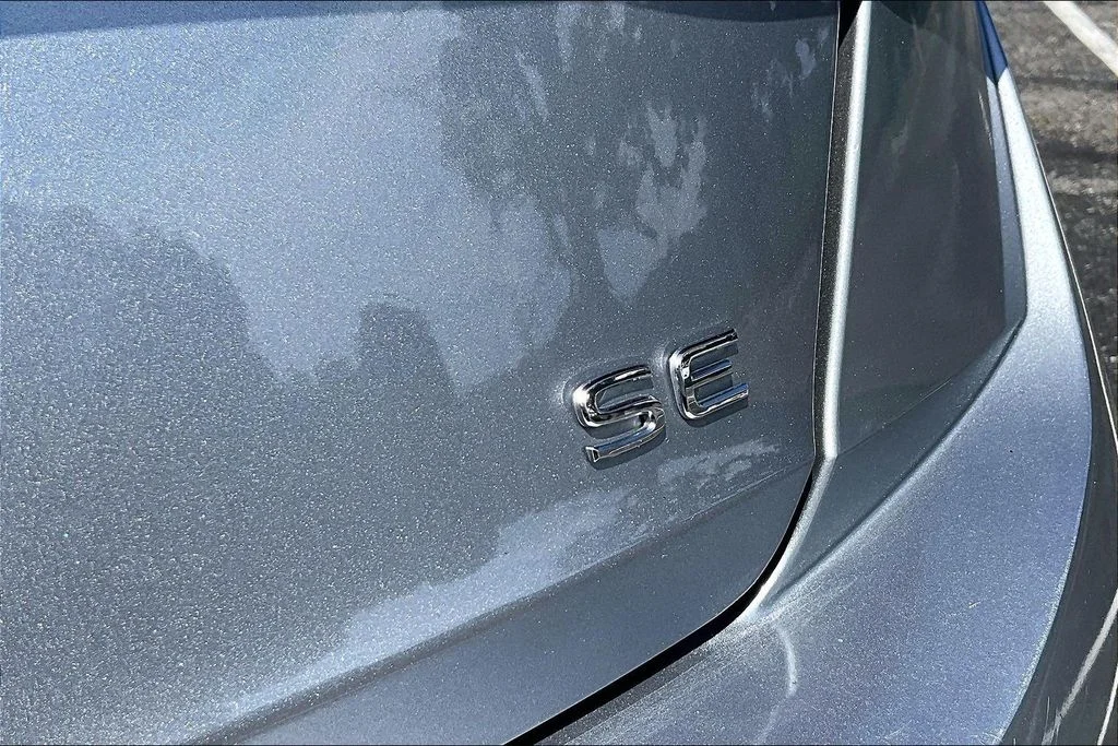 Certified Used 2024 Silver Volkswagen 1.5T SE image 24