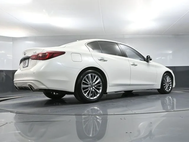 Certified Used 2024 White INFINITI LUXE image 44