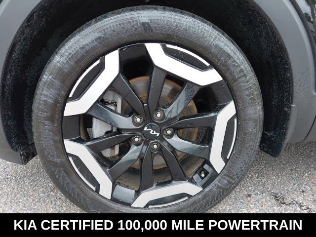 Used 2025 Black Kia S image 10