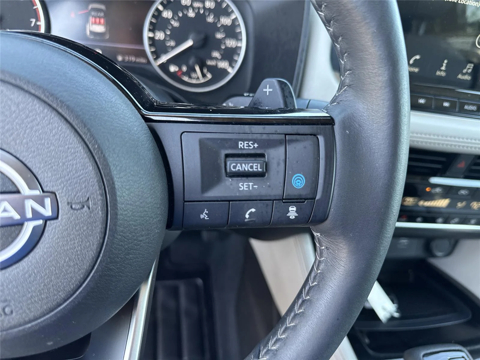 Used 2023 Super Black Nissan SL image 22
