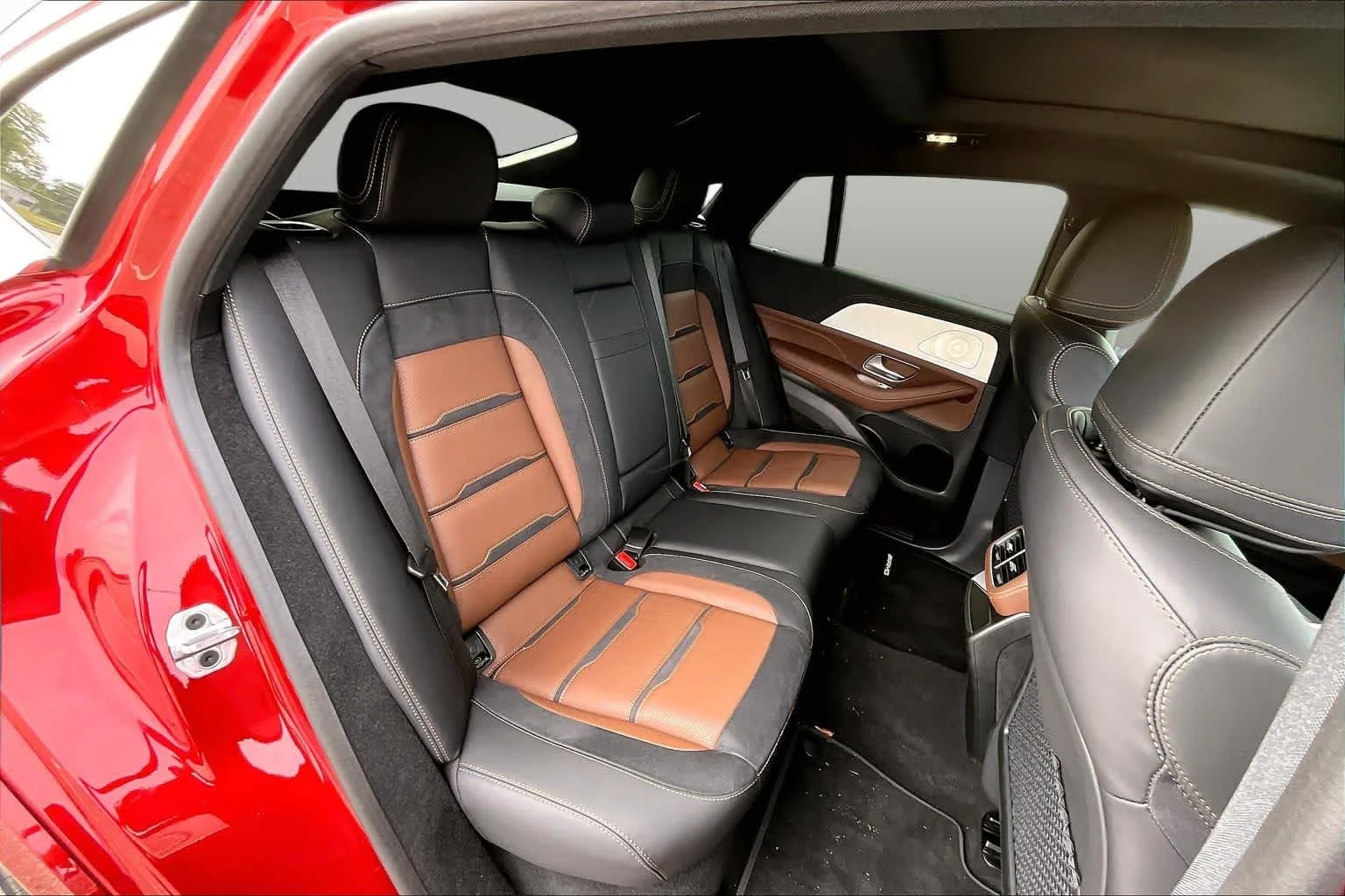Used 2024 MANUFAKTUR Cardinal Red Metallic Mercedes-Benz AMG® GLE 53 image 20