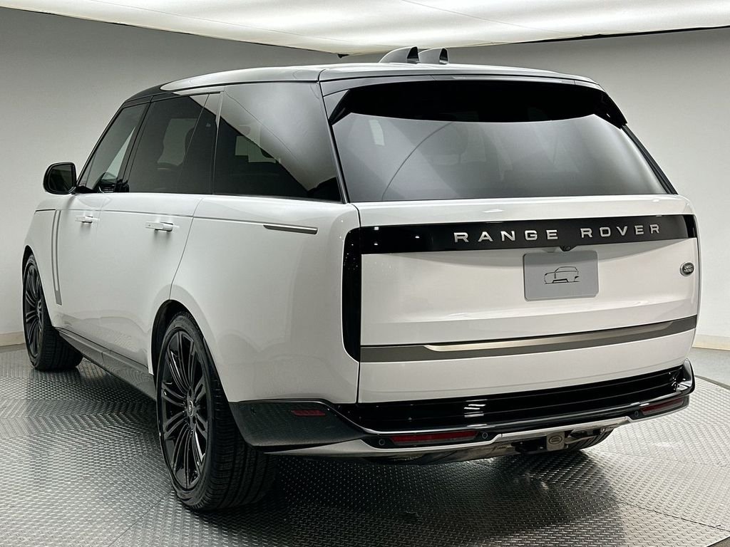 Certified Used 2023 Fuji White Land Rover SE image 11
