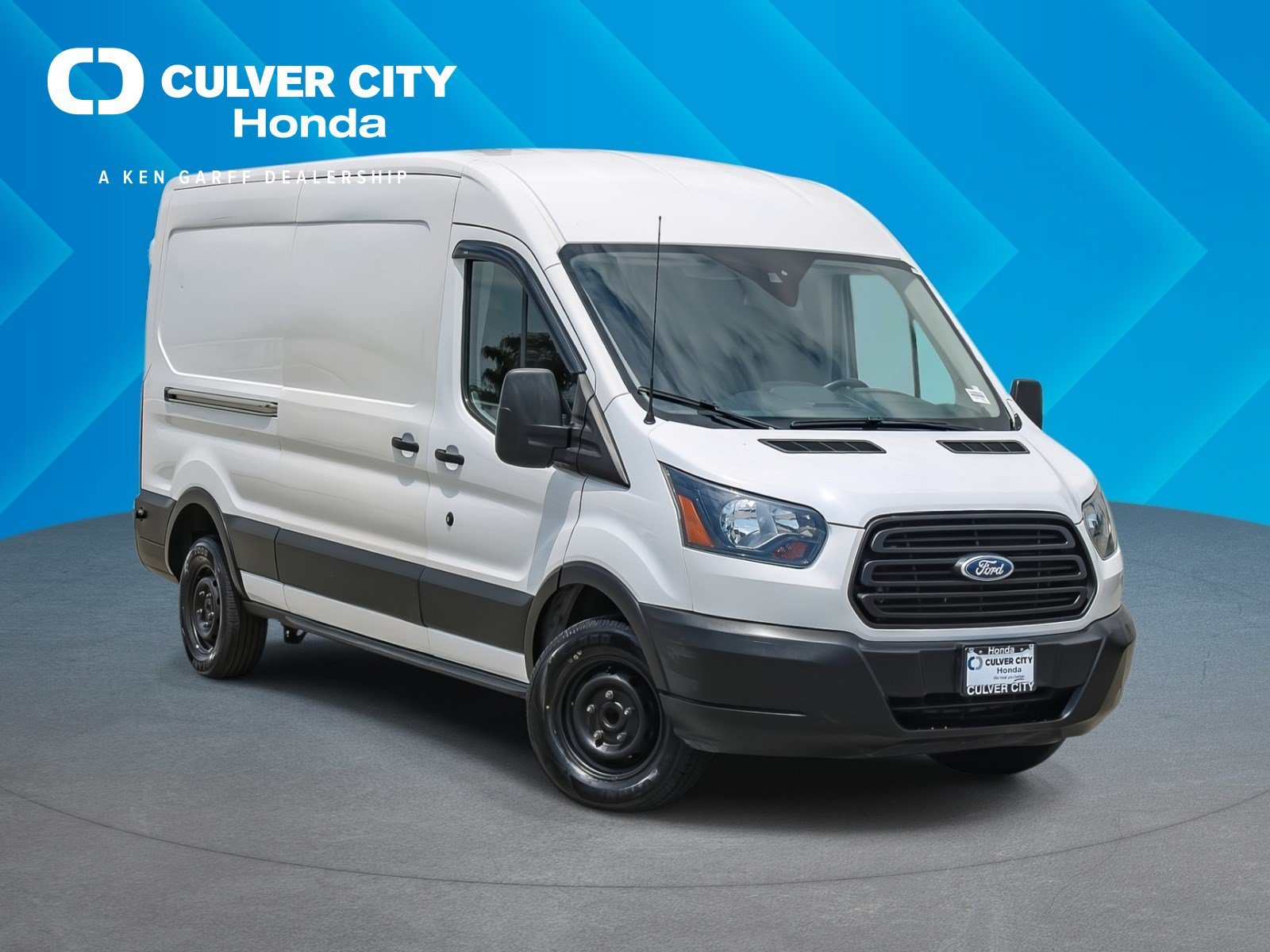 Used 2019 Oxford White Ford Base image 1