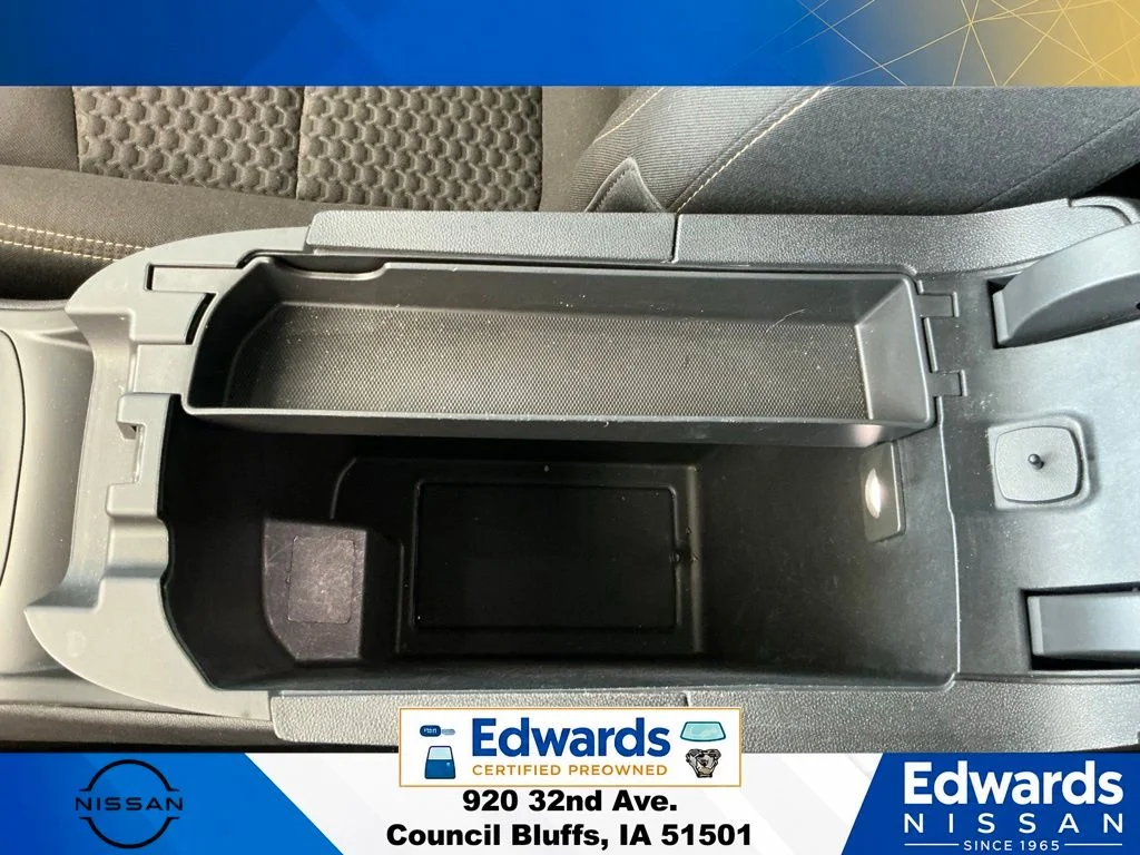 Used 2021 Blue GMC SLE image 29