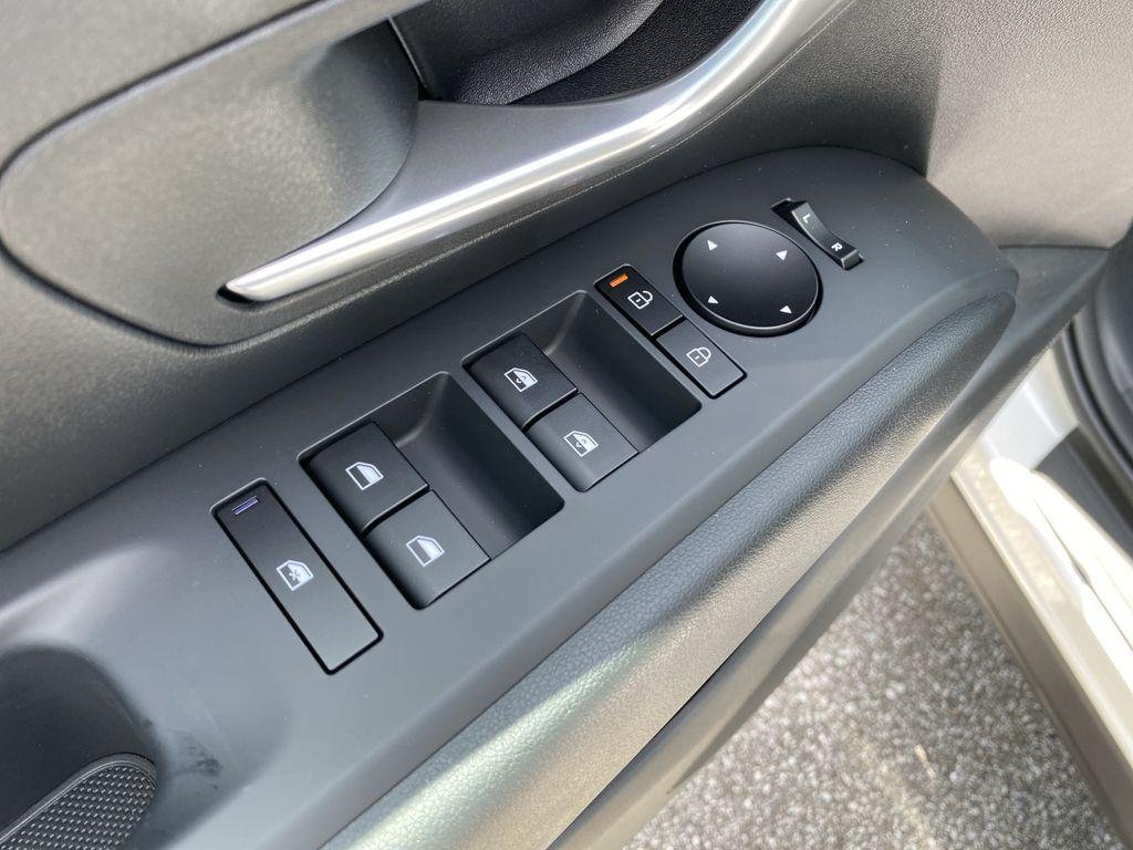 New 2026 White Pearl Hyundai SEL Premium FWD image 18