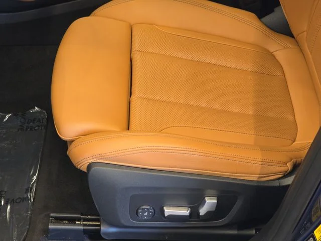 Used 2022 Blue BMW xDrive30i image 31