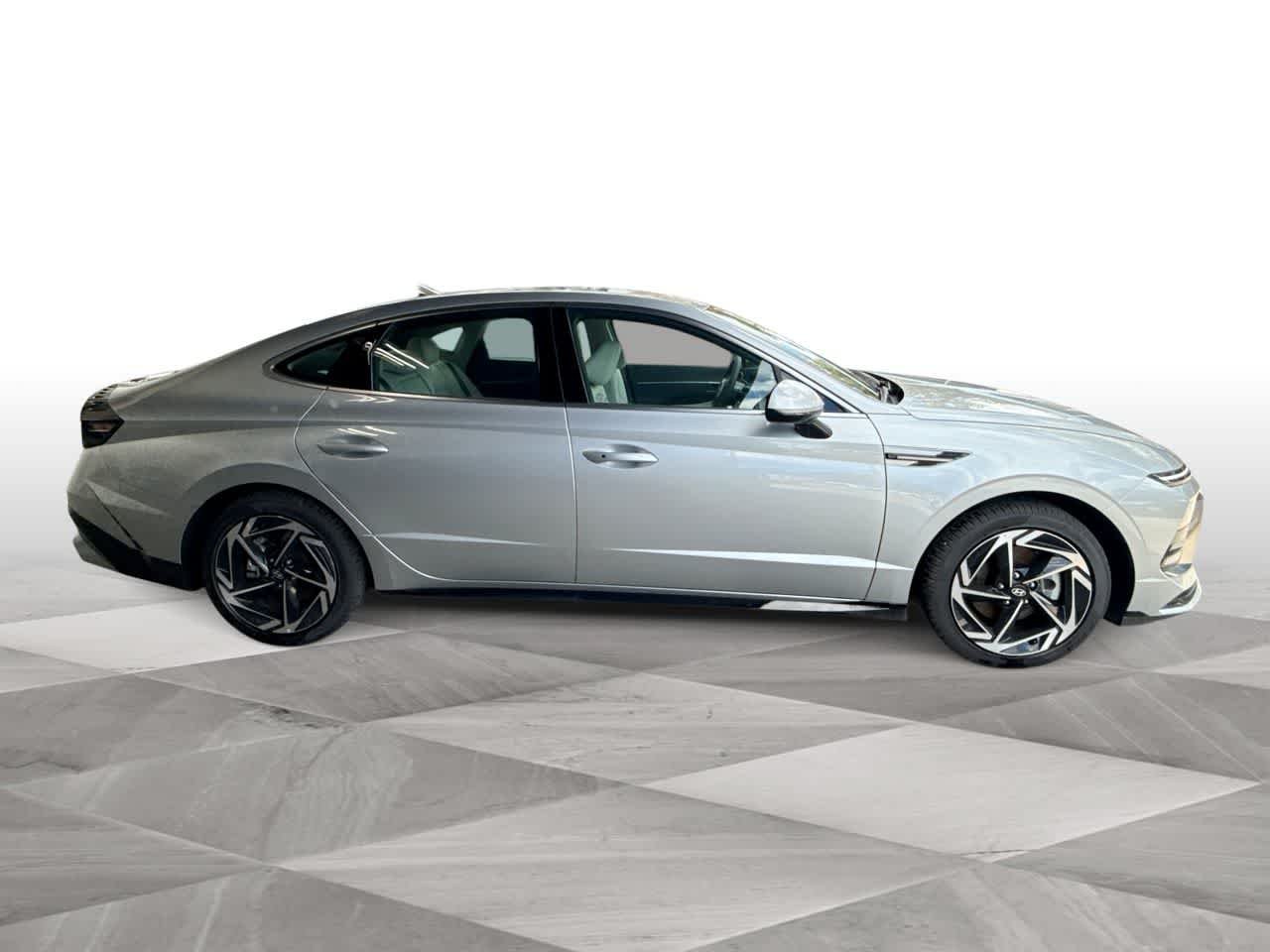 New 2026 Aero Silver Hyundai SEL Sport image 9