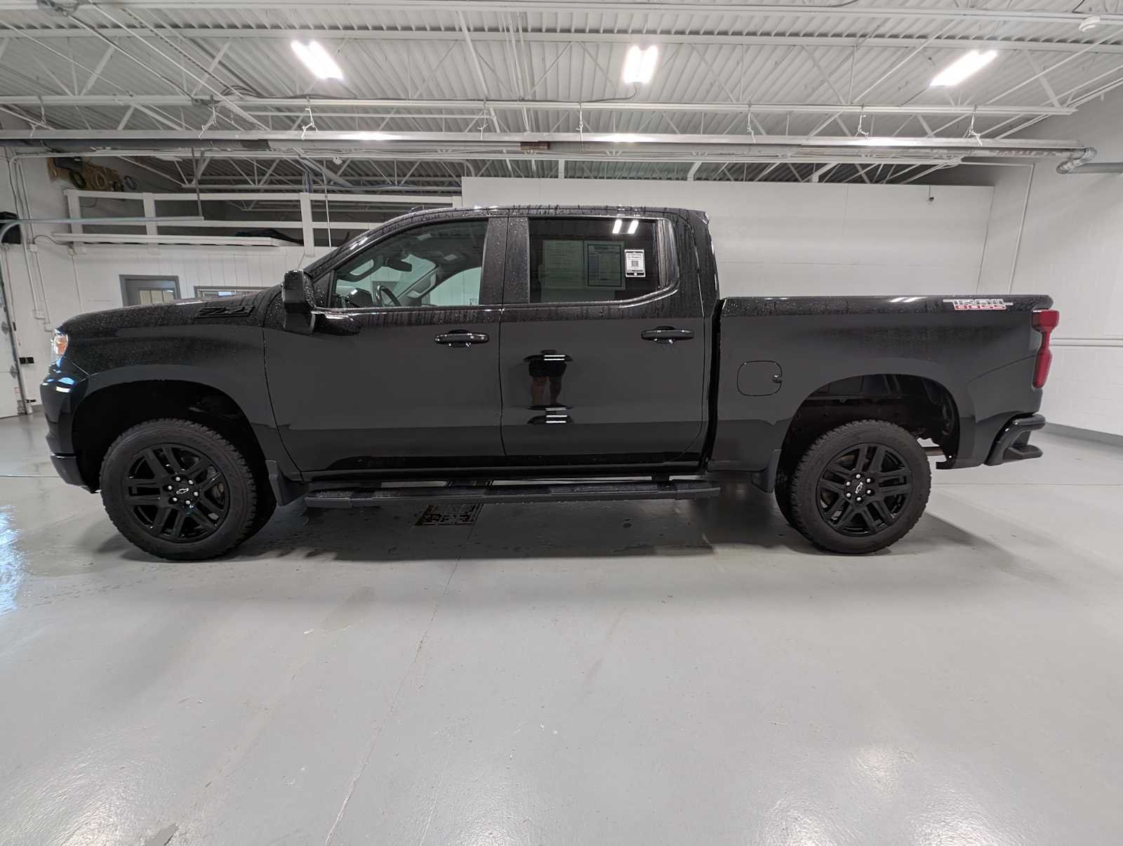 2023 Chevrolet Silverado 1500 LT Trail Boss - Photo 12