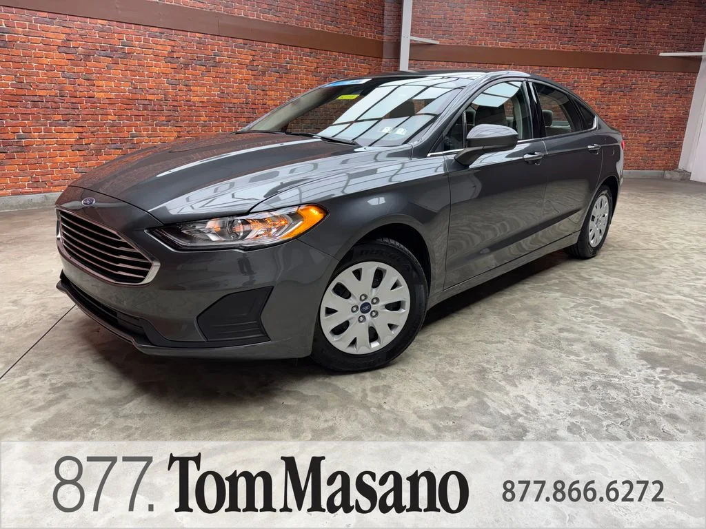Used 2019 Magnetic Ford S image 1