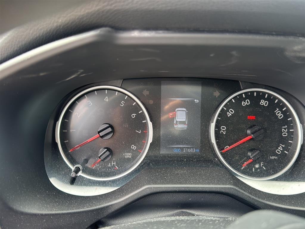 Used 2022 White Toyota XLE image 6
