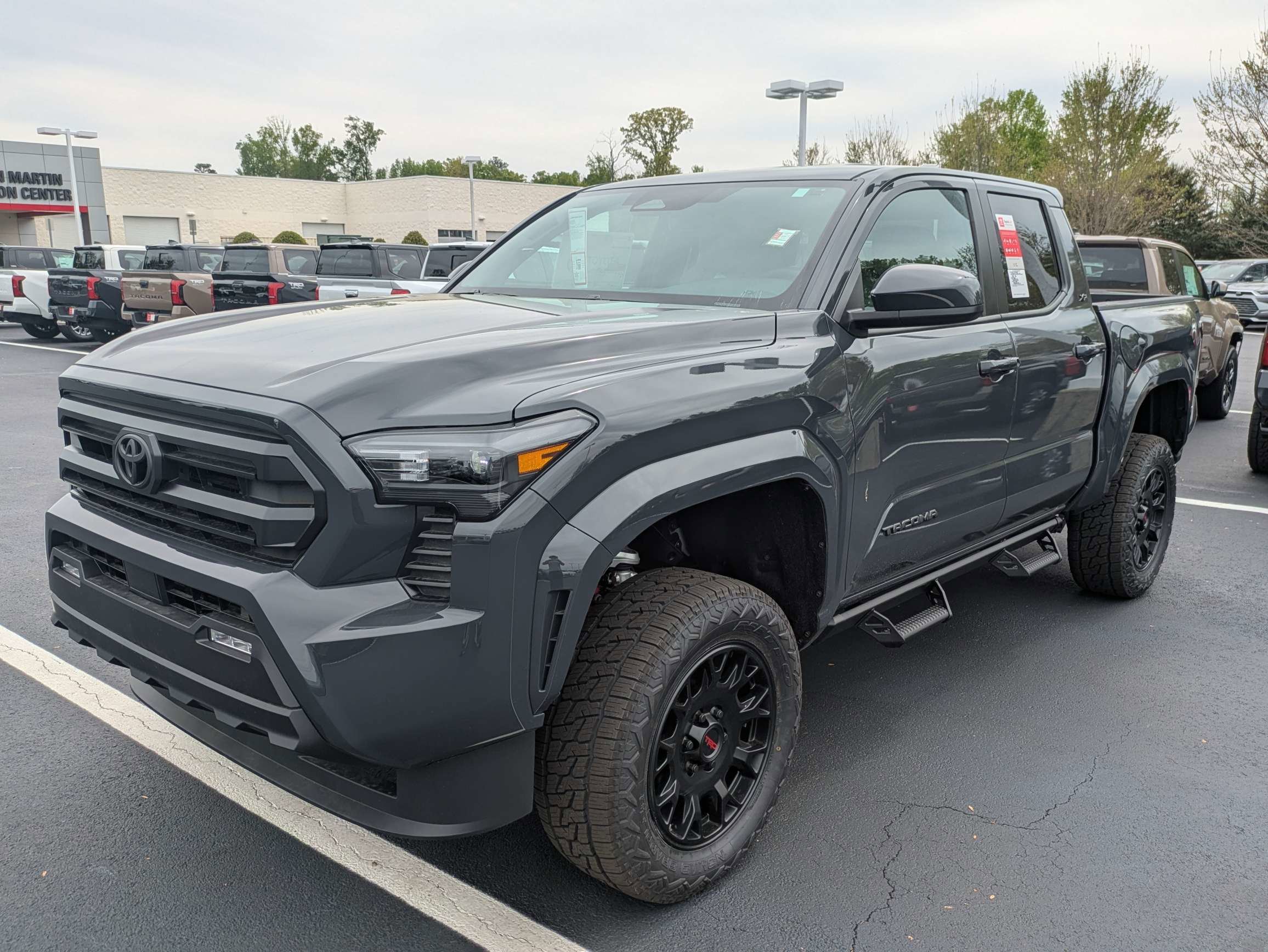 2026 Toyota Tacoma SR5 - Photo 9