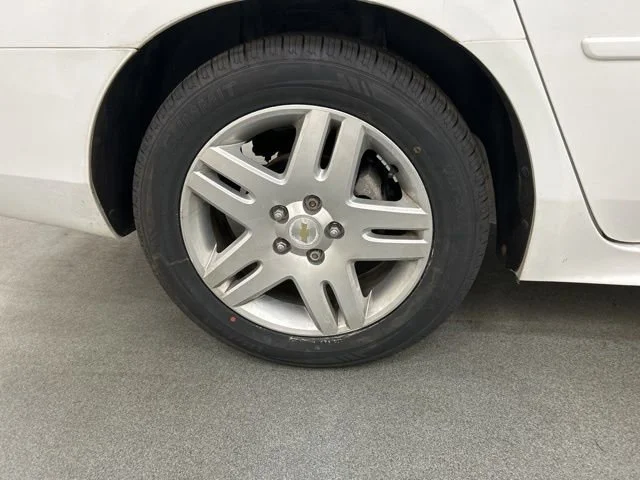 Used 2015 SUMMIT WHITE Chevrolet LT image 19