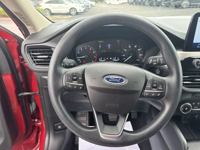 Used 2020 Rapid Red Metallic Tinted Clearcoat Ford SE image 13
