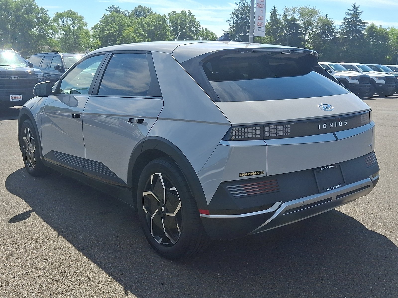 Used 2023 Gray Hyundai SEL image 4