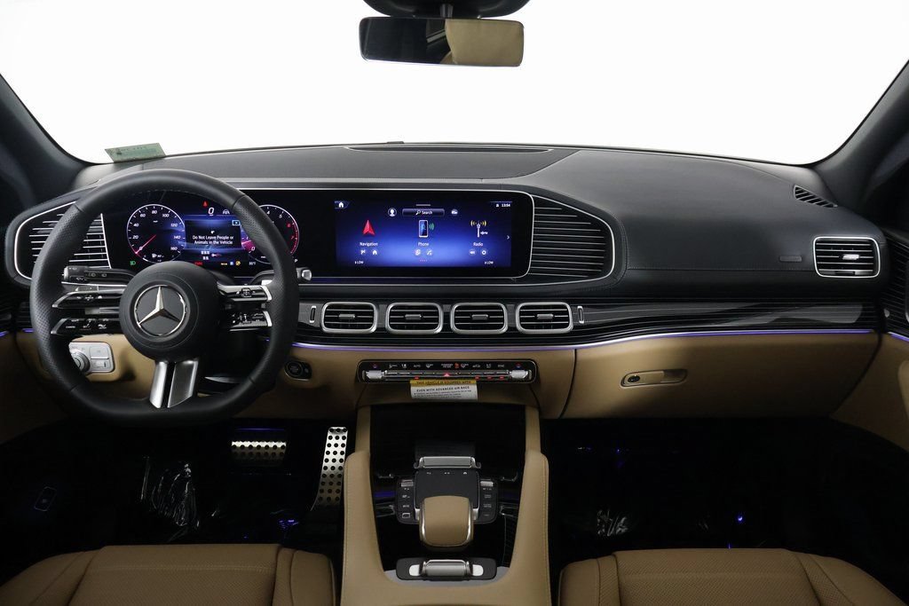 New 2026 MANUFAKTUR Moonlight White Metallic Mercedes-Benz GLS 450 image 15