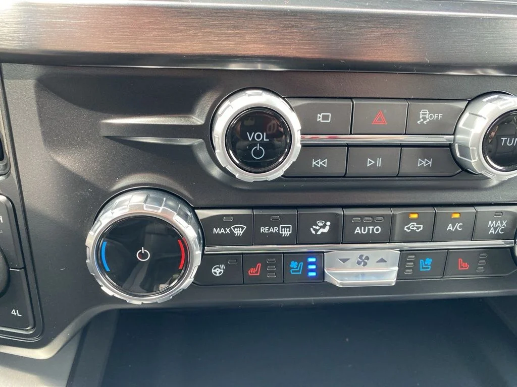 New 2026 Agate Black Metallic Ford F-250® Lariat® image 29