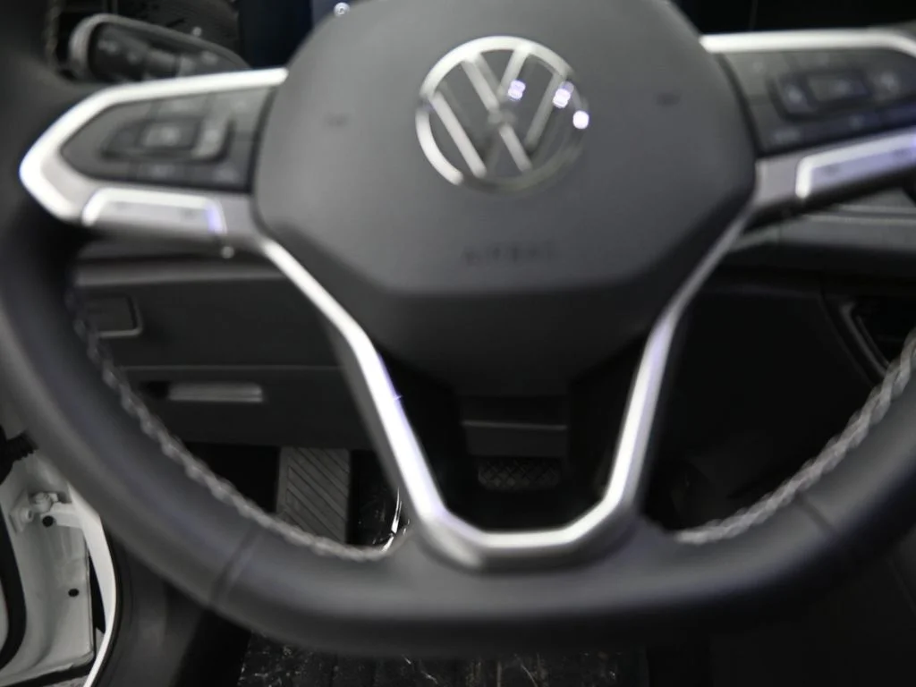 New 2026 White/off-white Volkswagen 2.0T SE image 17