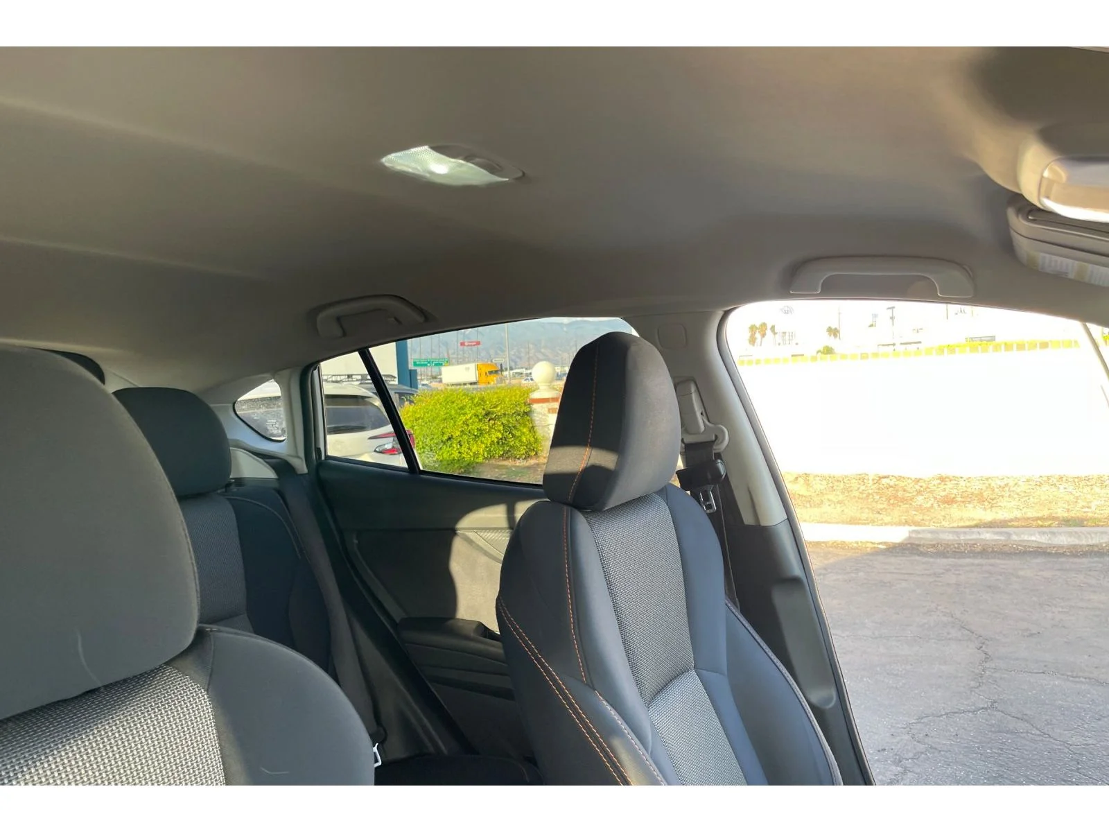 Used 2021 CRYSTAL WHITE PEA Subaru Premium image 20