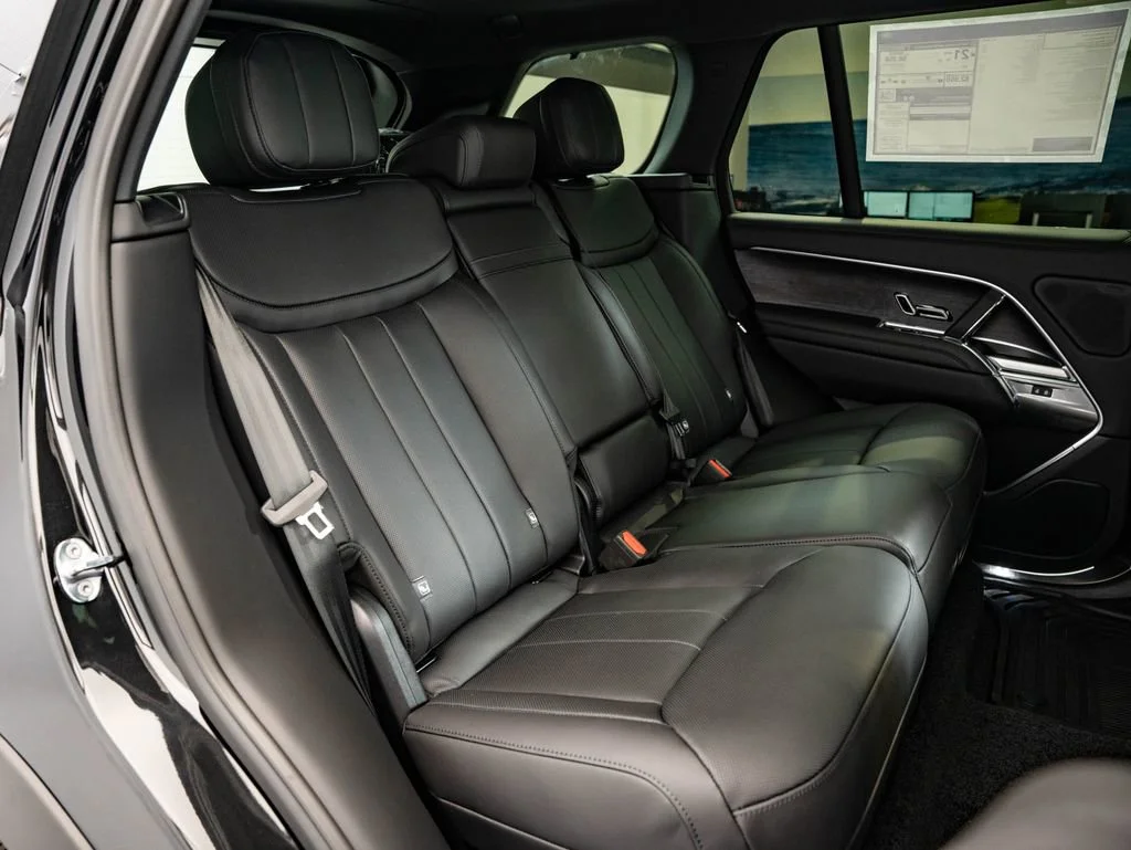New 2026 Santorini Black Land Rover SE image 44