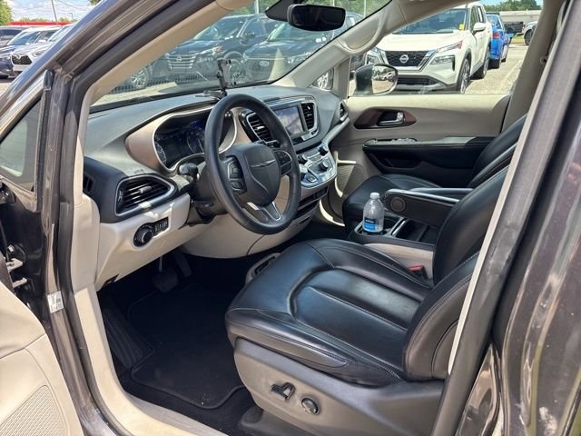 Used 2021 Gray Chrysler LXI image 24