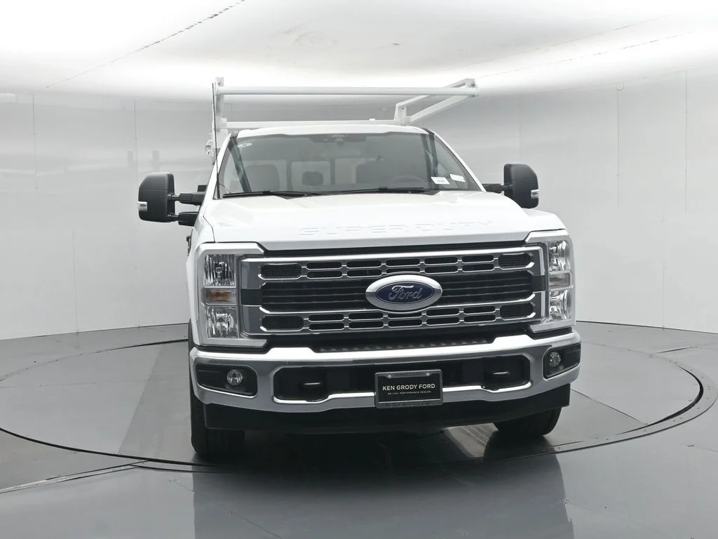 New 2026 Oxford White Ford XLT image 60