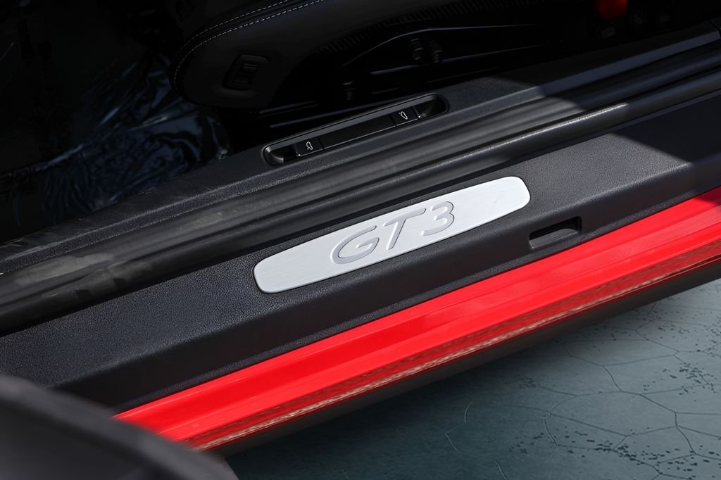 Used 2018 Red Porsche GT3 image 11