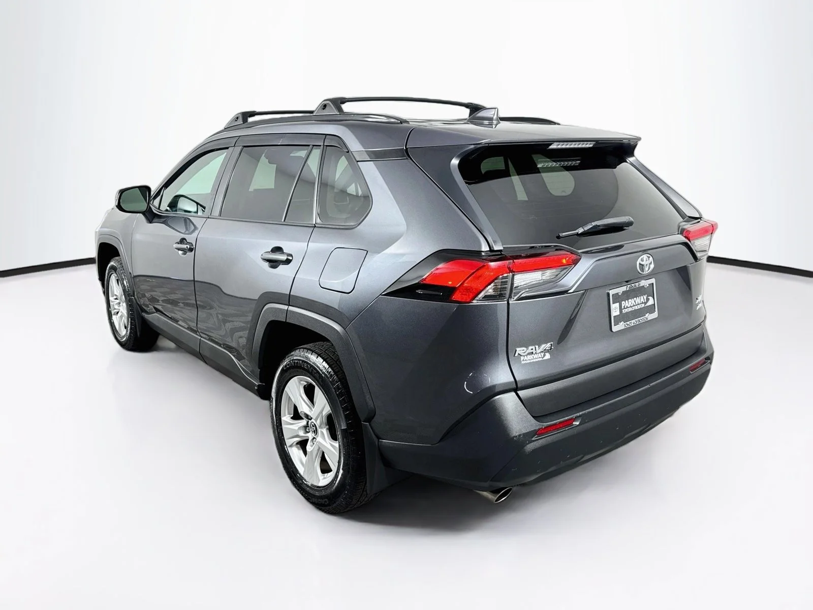 Used 2021 Gray Toyota XLE image 5