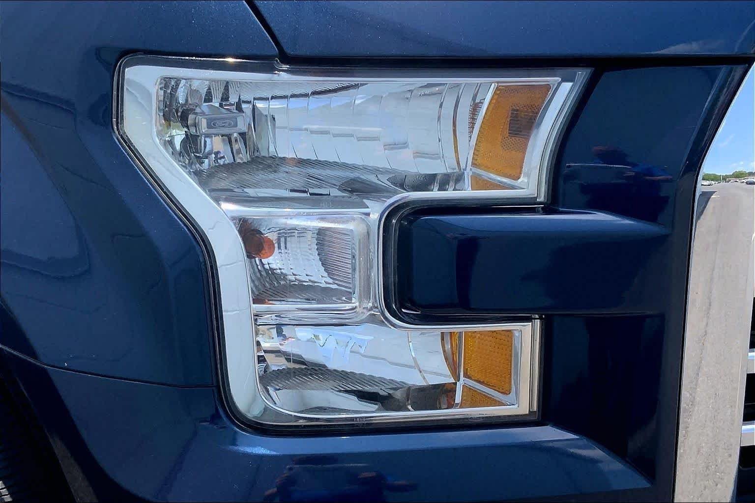 Used 2017 Blue Jeans Metallic Ford XLT image 25