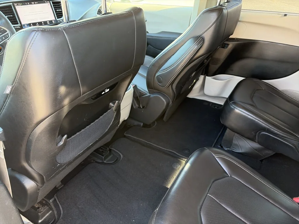 Used 2023 White Chrysler Touring L image 27