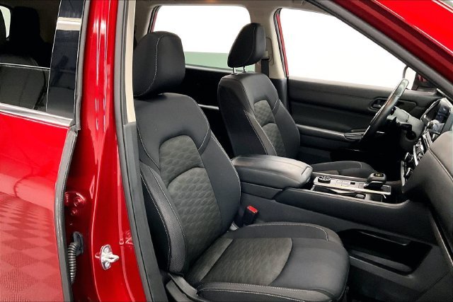 Used 2023 Scarlet Ember Tintcoat Nissan SV image 8