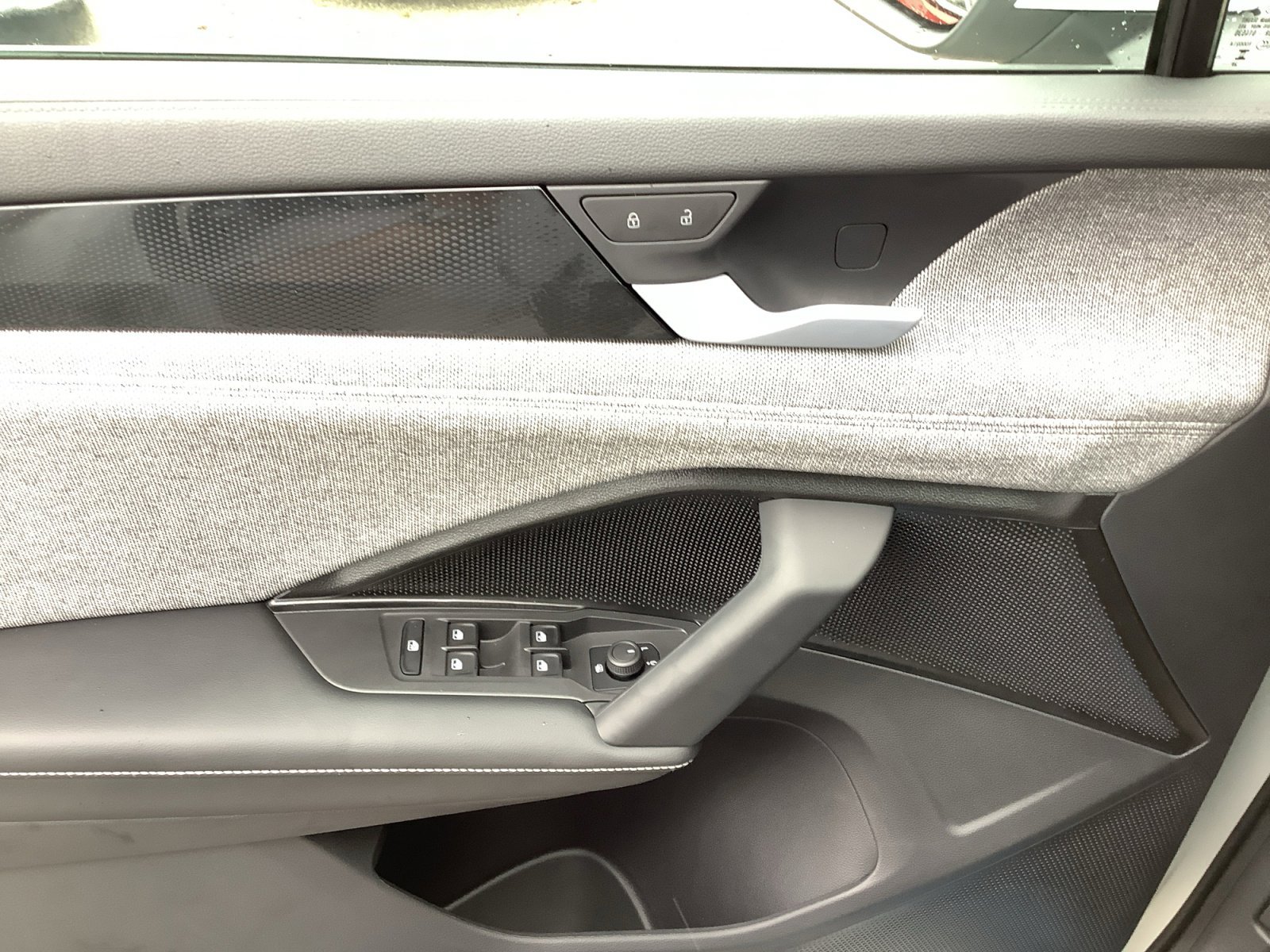 New 2026 Pure White Volkswagen S image 28
