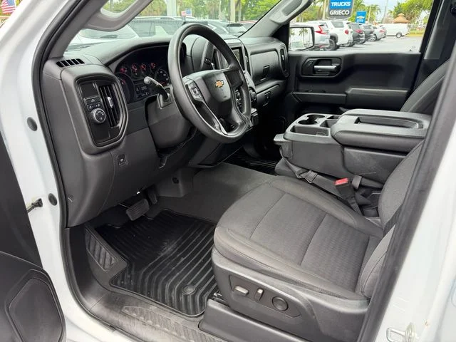 Used 2022 White Chevrolet Custom image 11