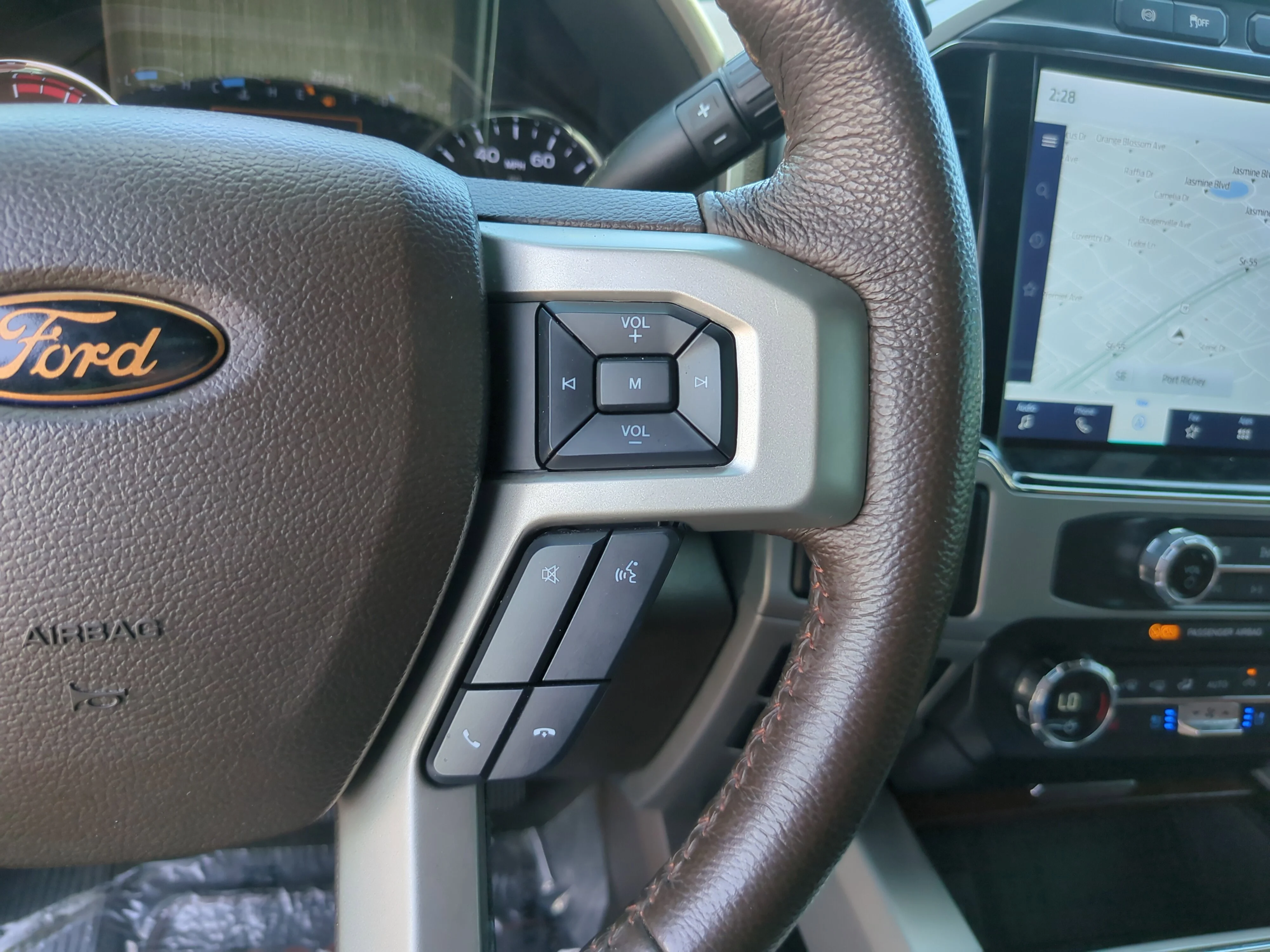 Used 2022 Agate Black Metallic Ford King Ranch image 32