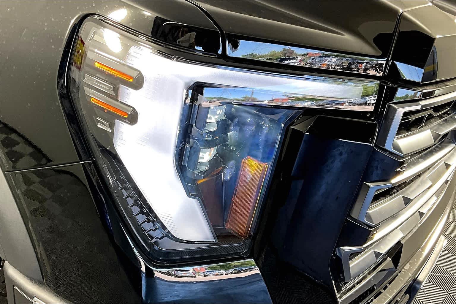 Used 2025 Onyx Black GMC AT4 image 21