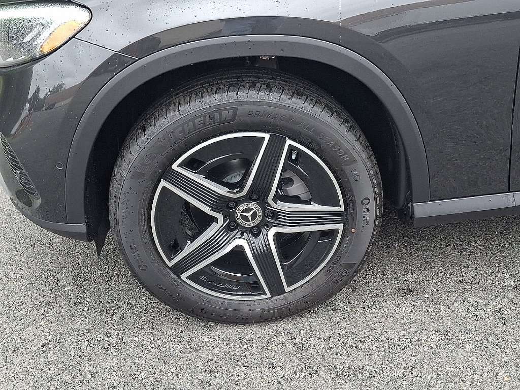 New 2027 Graphite Grey Metallic Mercedes-Benz GLC 300 image 5