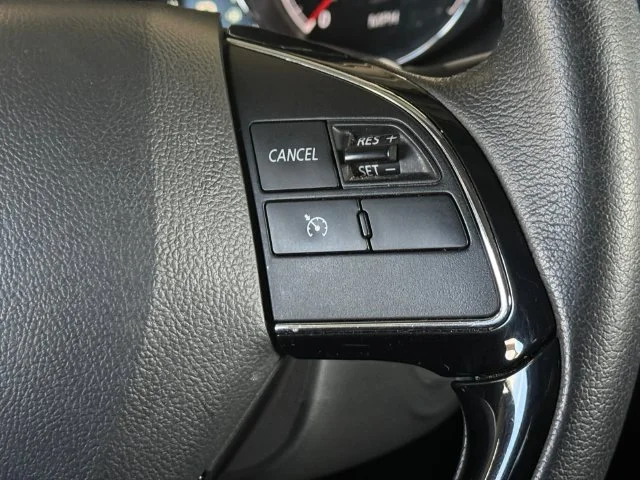Used 2025 Blue Mitsubishi 2.0 SE image 12